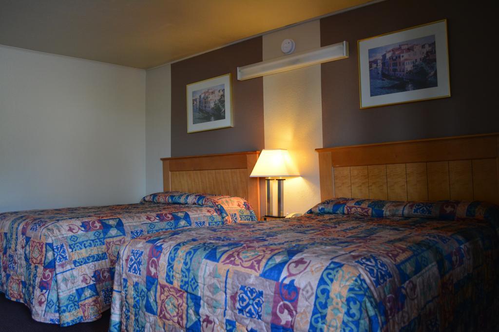 Great Western Inn Джънкшън Сити Екстериор снимка