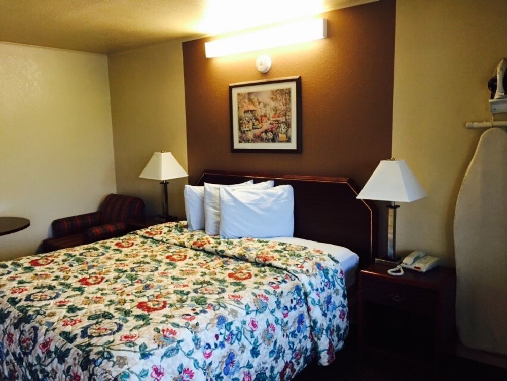 Great Western Inn Джънкшън Сити Екстериор снимка